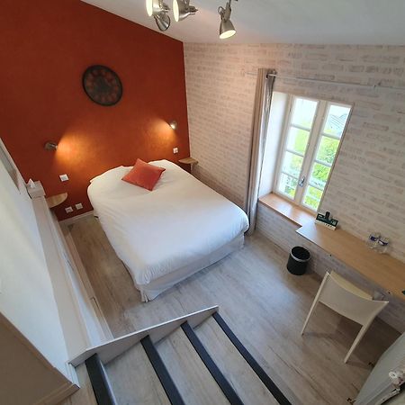 Logis Hotel Le Prince Noir Serignac-sur-Garonne Bagian luar foto